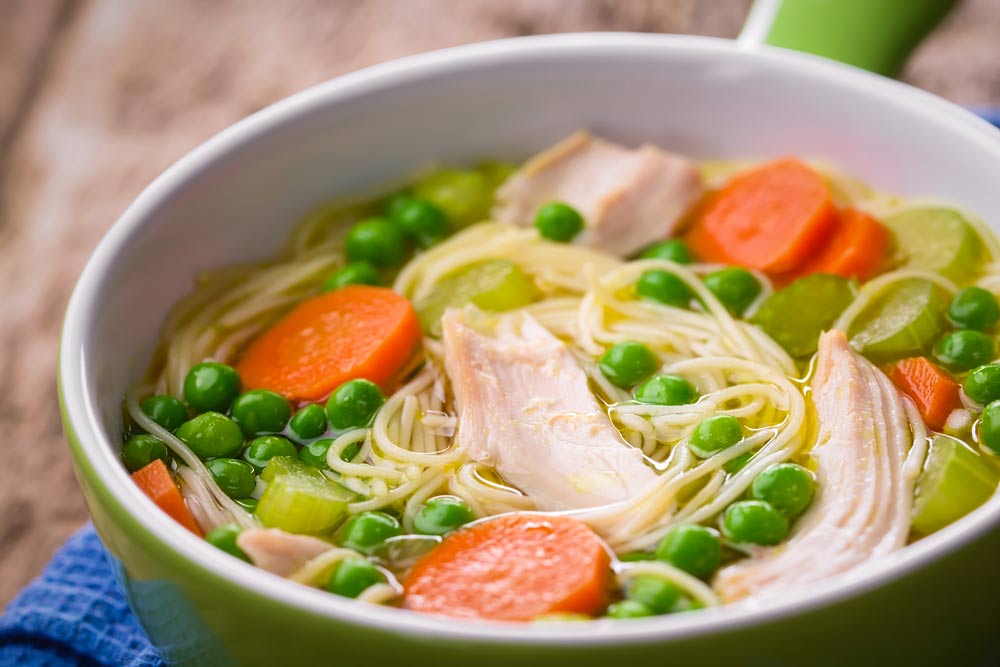 Hühnersuppe als Hausmittel bei Erkältung - Hubers Landhendl